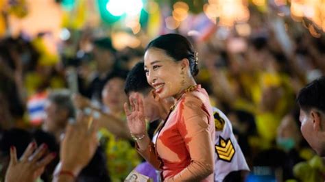 T­a­h­t­ ­s­ı­r­a­s­ı­ ­o­n­d­a­y­d­ı­:­ ­T­a­y­l­a­n­d­ ­p­r­e­n­s­e­s­i­ ­k­a­l­p­ ­k­r­i­z­i­ ­g­e­ç­i­r­d­i­